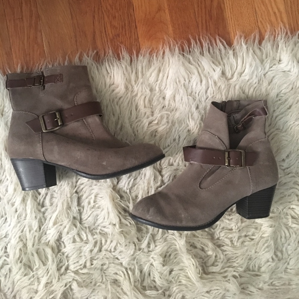Dolce Vita gray suede booties